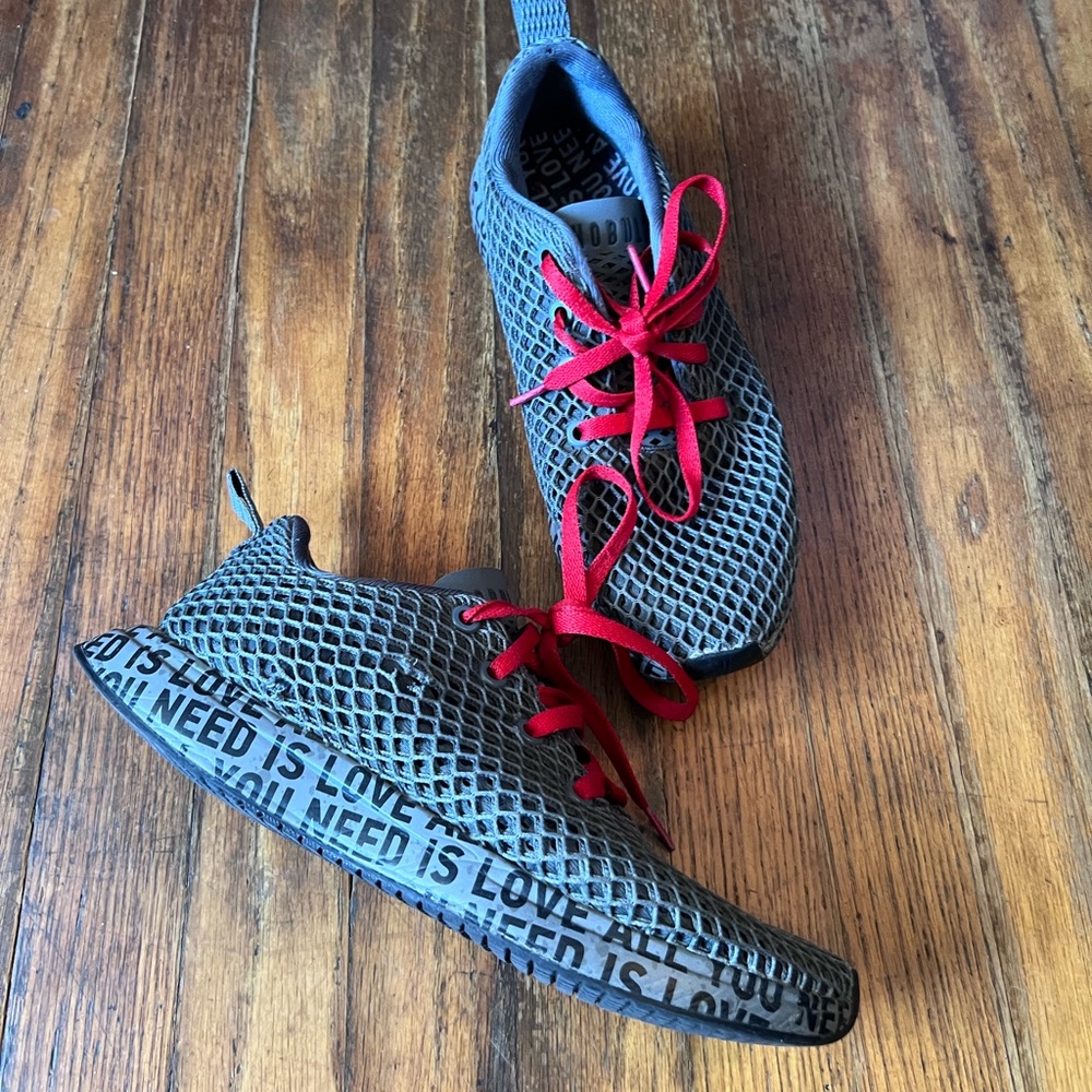 NOBUll Love Is All You Need Runner SZ 8